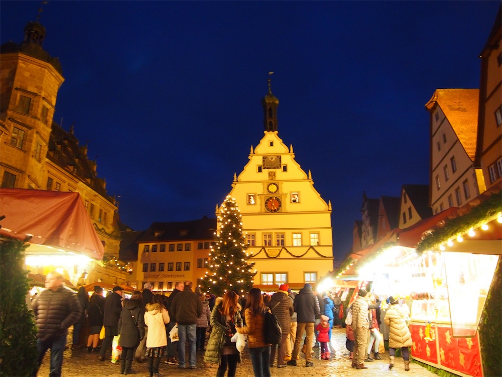 ドイツで一番可愛いクリスマスマーケット ローテンブルクのクリスマスマーケットに行ってきました ツギタビ